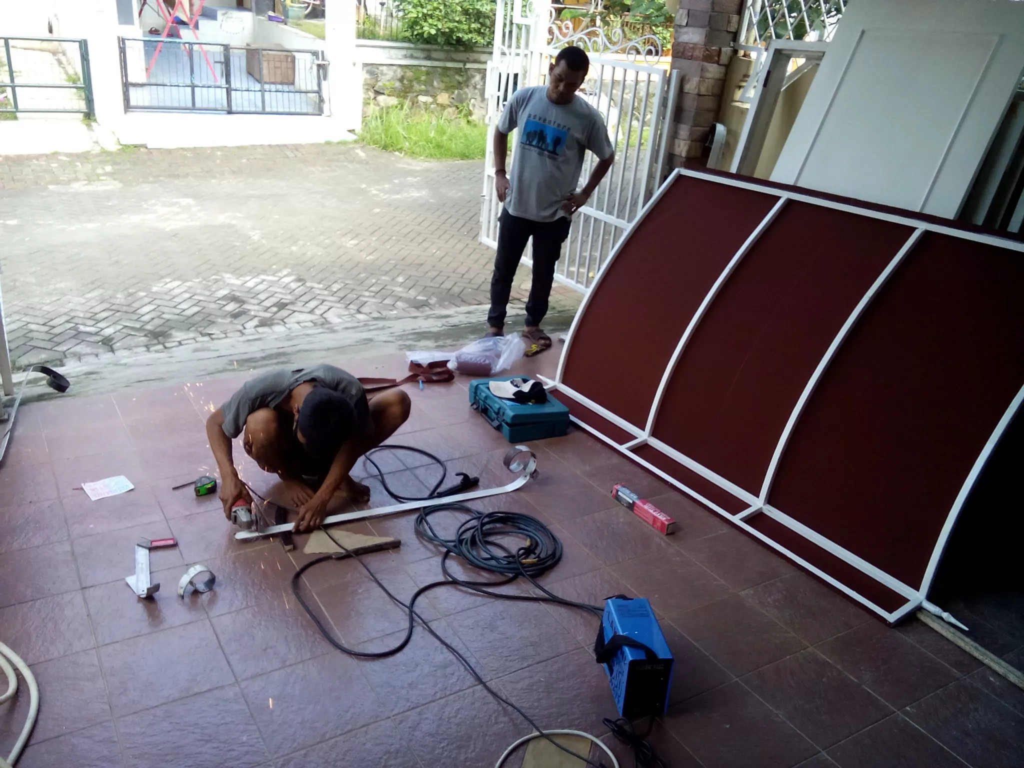 pemasangan kanopi tombak